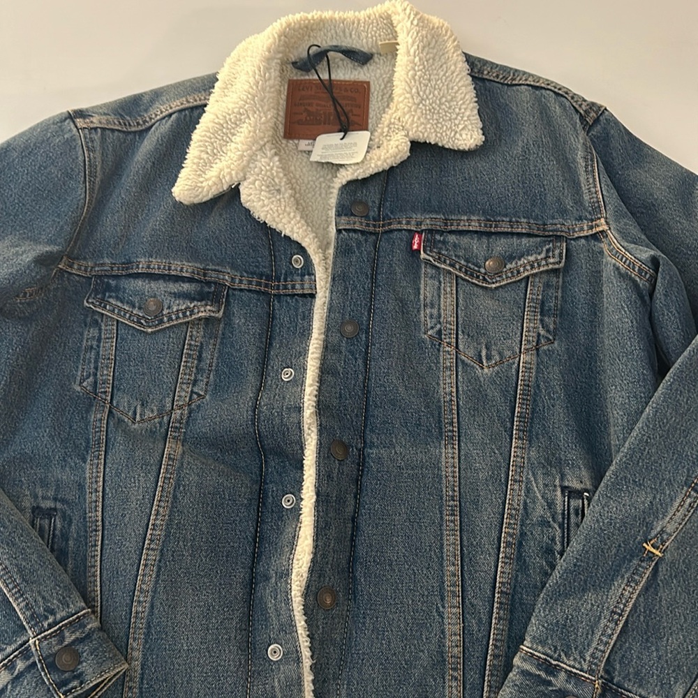 Levi’s Sherpa lined jacket